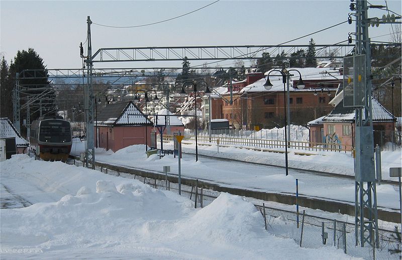 Stabekk stasjon dekket av snø